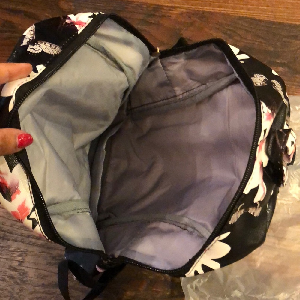🖤🌺Mini Floral Backpack - Picture 7 of 8